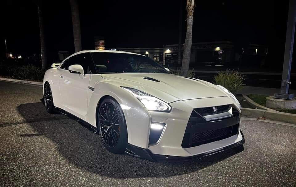 GT-R R35 Remote Tail Light Kit customer install